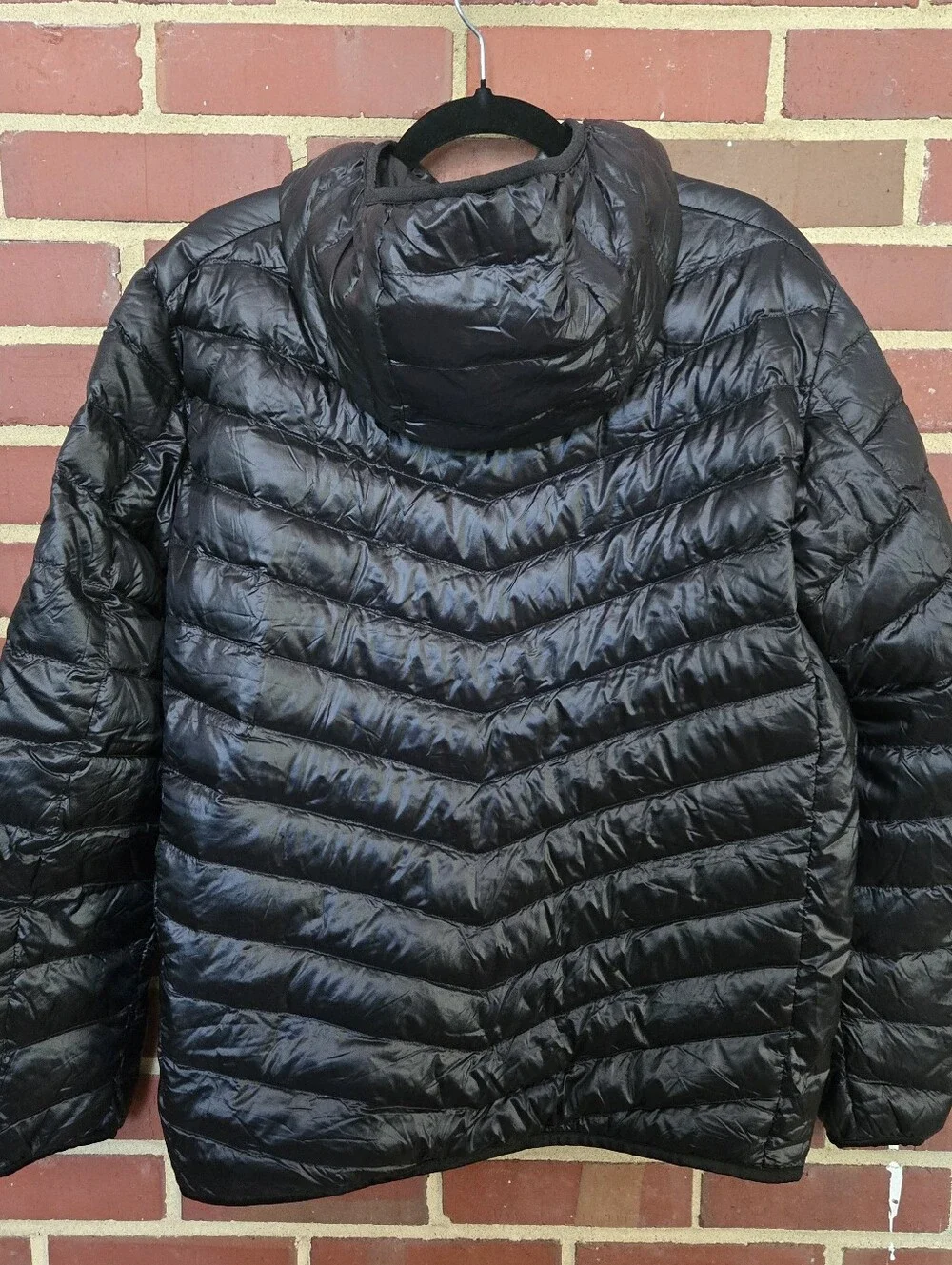 Uniqlo Men's Black Quilted Hooded Puffer Jacket